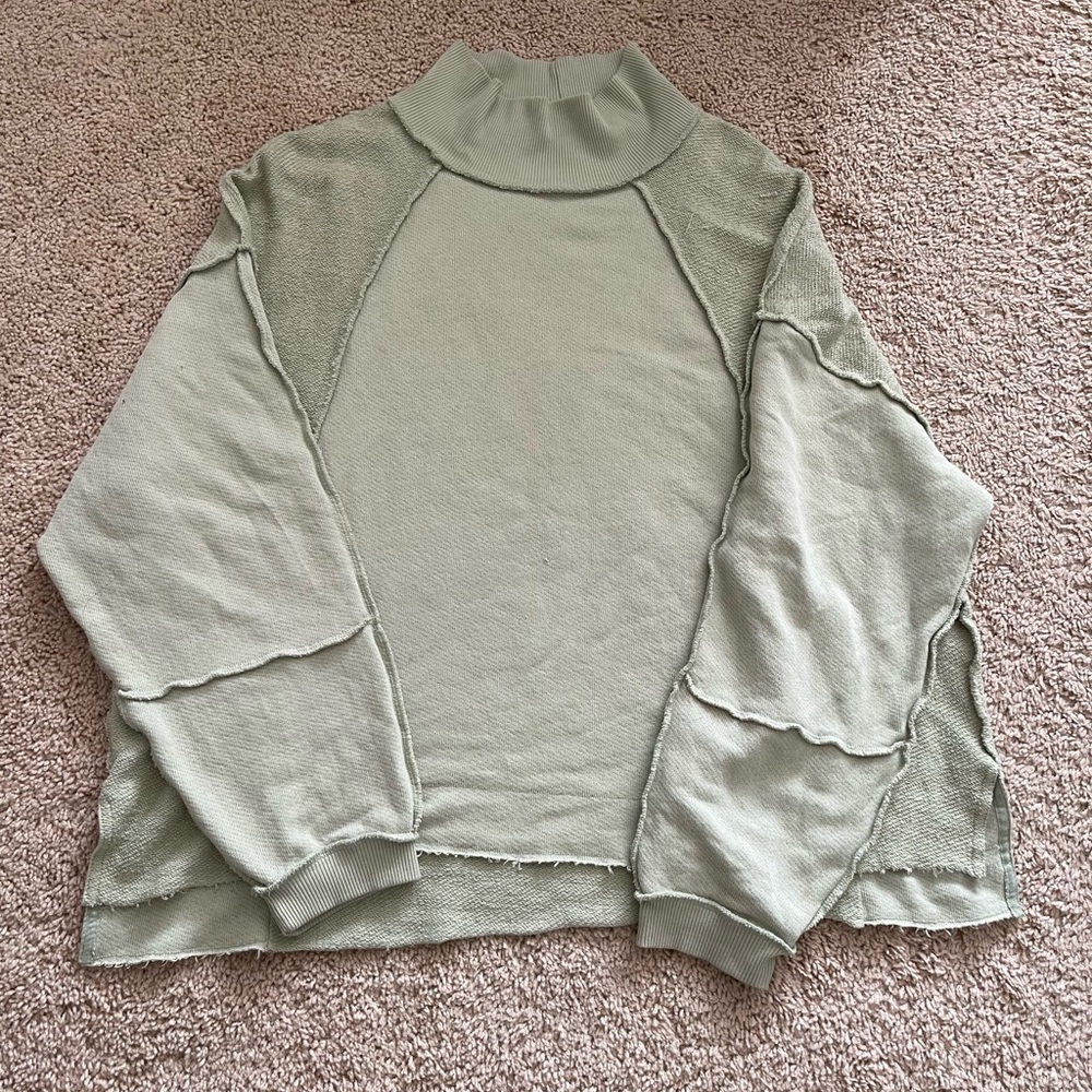 American Eagle Boho flowy crewneck